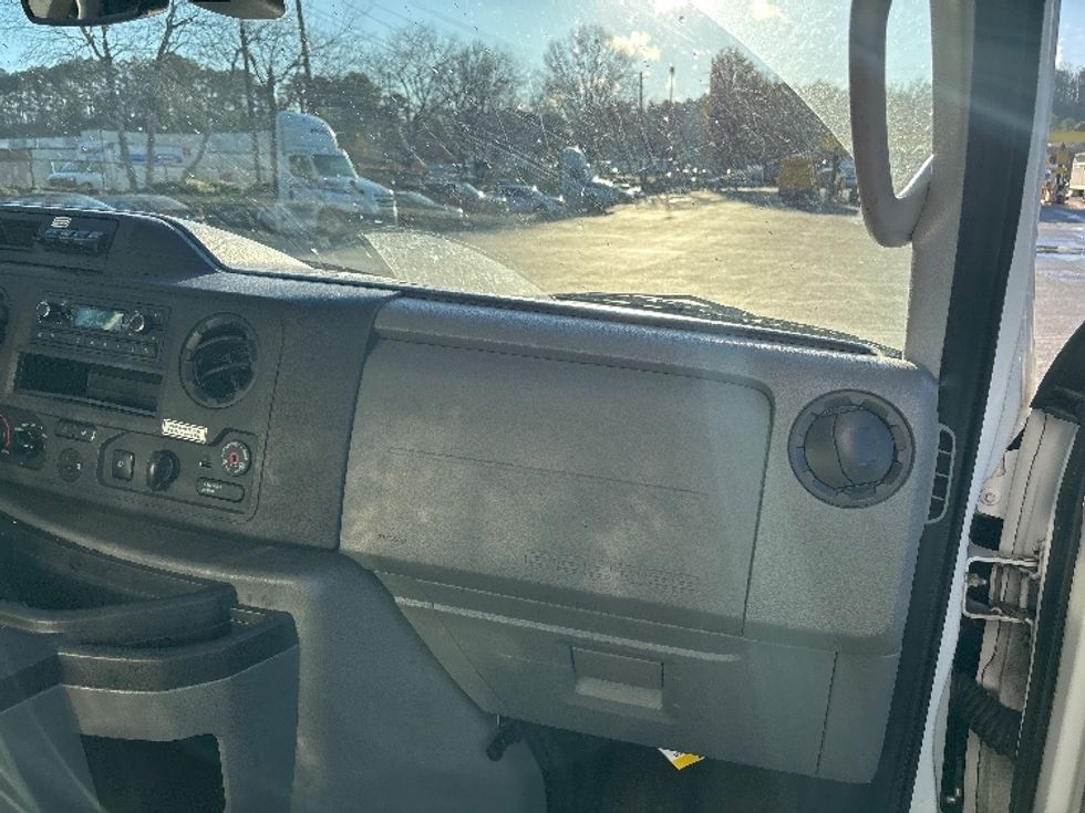 Light Duty Box Truck-Light and Medium Duty Trucks-Ford-2022-E350-Atlanta-GA-90,983\n\t\tmiles-$ 33,250 - Image 21