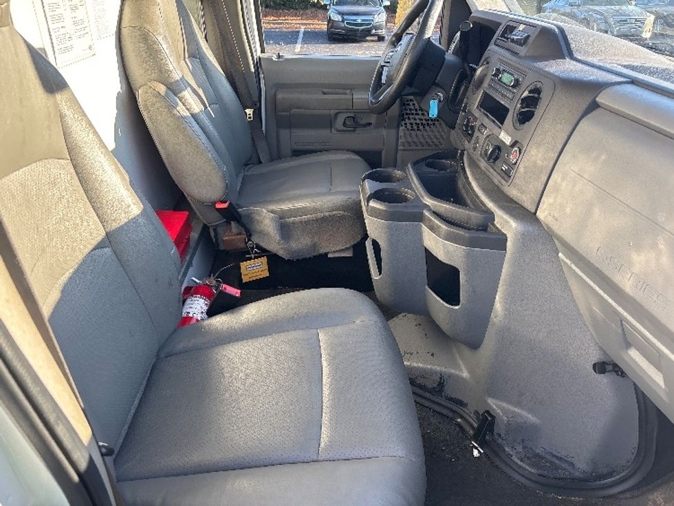 Light Duty Box Truck-Light and Medium Duty Trucks-Ford-2022-E350-Atlanta-GA-90,983\n\t\tmiles-$ 33,250 - Image 22