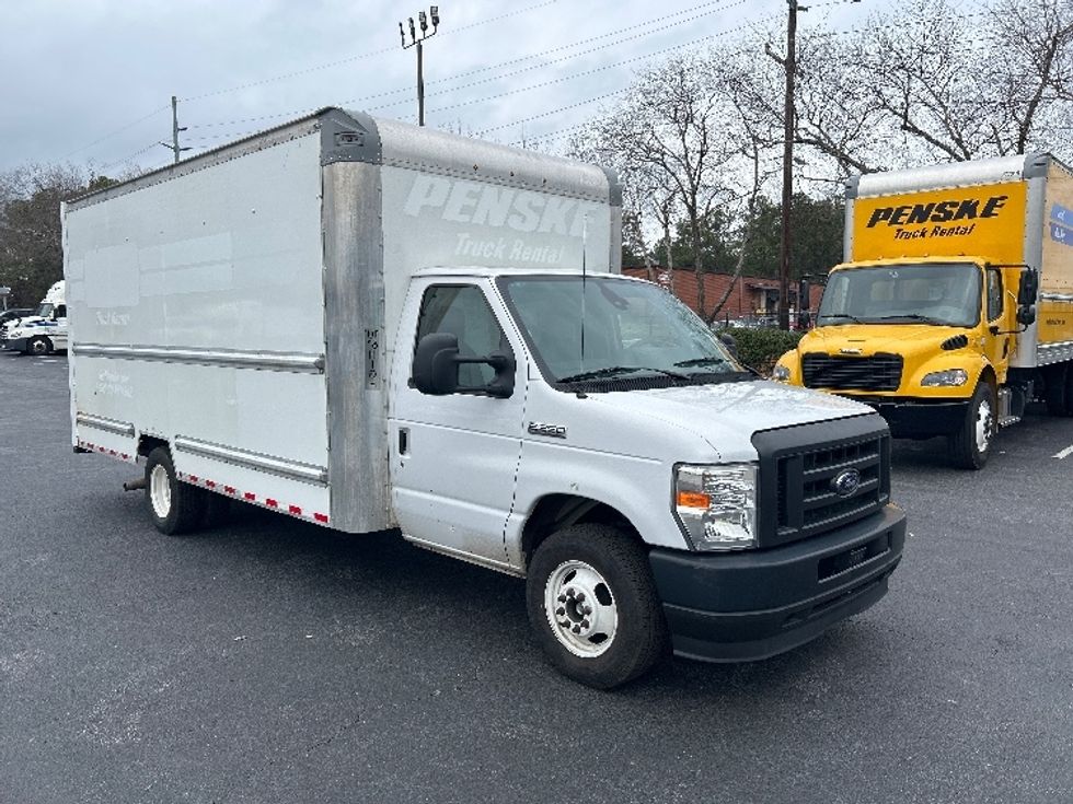 Light Duty Box Truck-Light and Medium Duty Trucks-Ford-2022-E350-Atlanta-GA-95,940\n\t\tmiles-$ 32,750 - Image 1