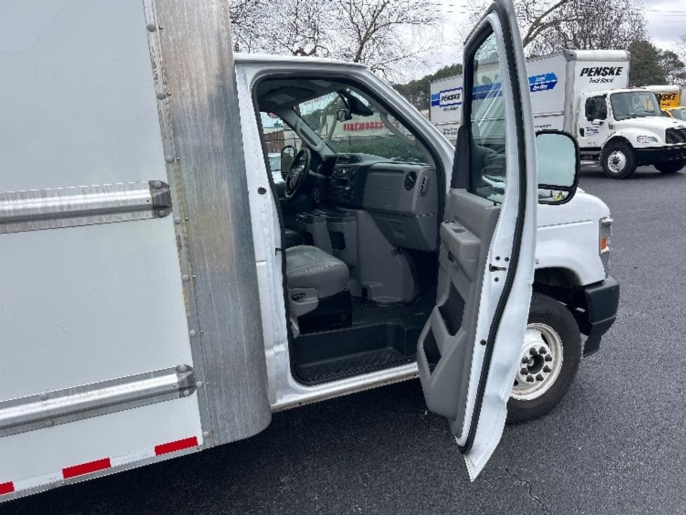 Light Duty Box Truck-Light and Medium Duty Trucks-Ford-2022-E350-Atlanta-GA-95,940\n\t\tmiles-$ 32,750 - Image 20