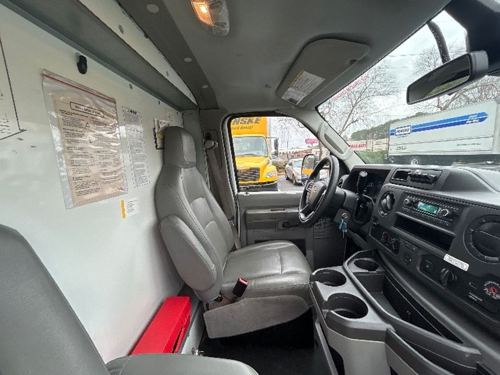 Light Duty Box Truck-Light and Medium Duty Trucks-Ford-2022-E350-Atlanta-GA-95,940\n\t\tmiles-$ 32,750 - Image 22