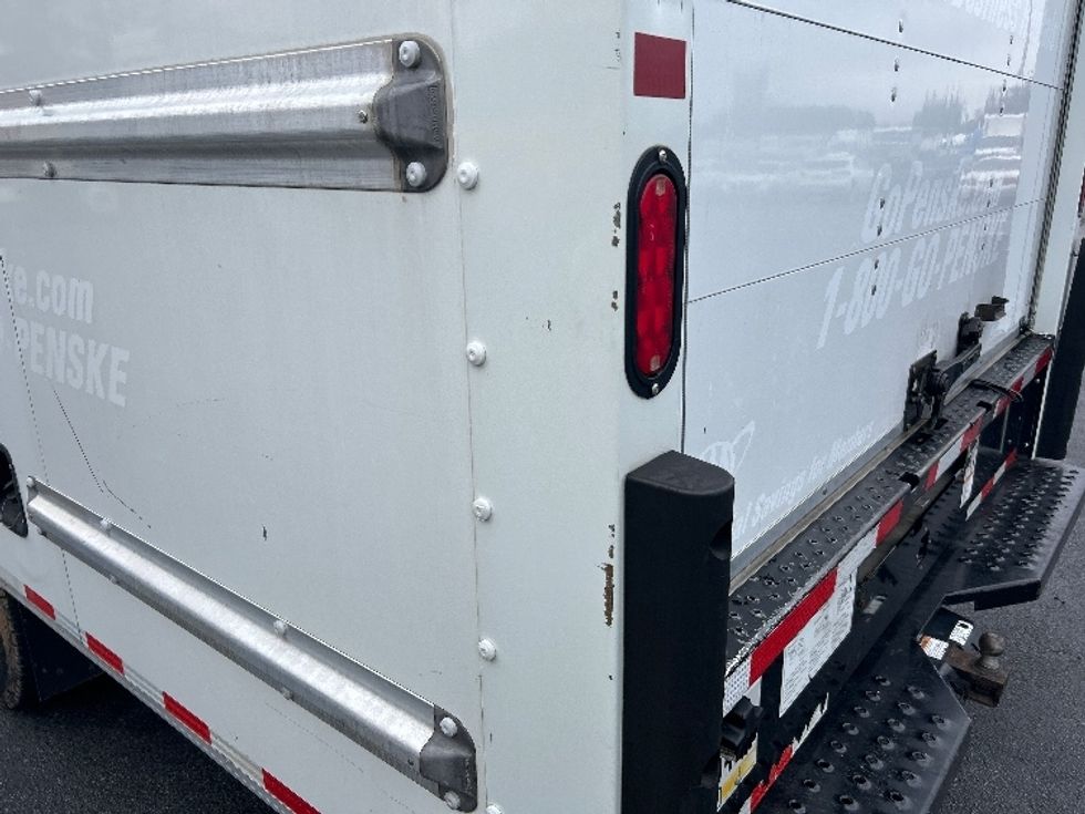 Light Duty Box Truck-Light and Medium Duty Trucks-Ford-2022-E350-Atlanta-GA-95,940\n\t\tmiles-$ 32,750 - Image 26