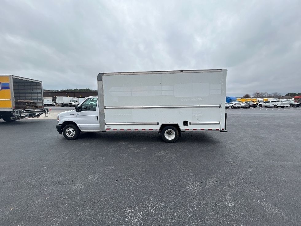 Light Duty Box Truck-Light and Medium Duty Trucks-Ford-2022-E350-Atlanta-GA-95,940\n\t\tmiles-$ 32,750 - Image 4
