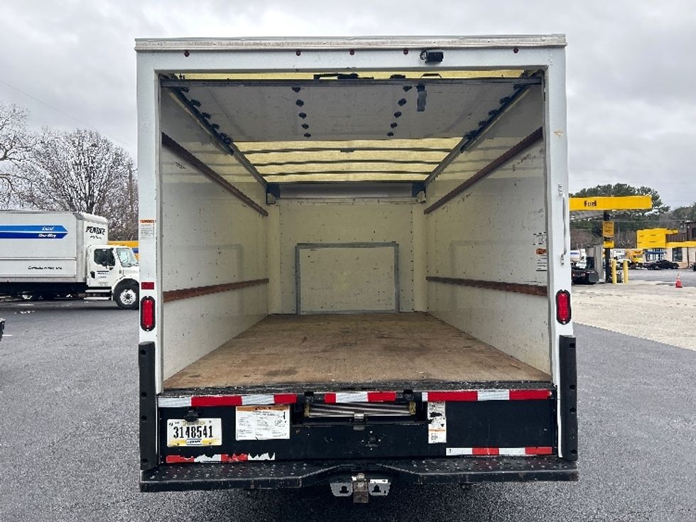 Light Duty Box Truck-Light and Medium Duty Trucks-Ford-2022-E350-Atlanta-GA-95,940\n\t\tmiles-$ 32,750 - Image 9