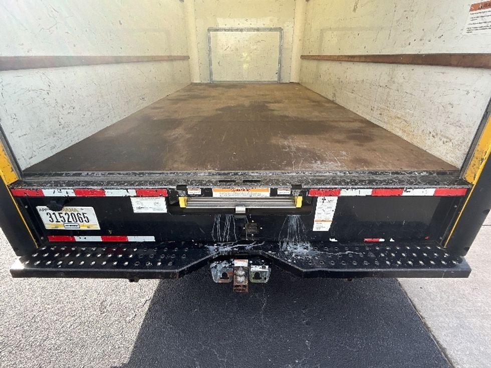 Light Duty Box Truck-Light and Medium Duty Trucks-Ford-2022-E350-Atlanta-GA-96,336\n\t\tmiles-$ 29,500 - Image 10