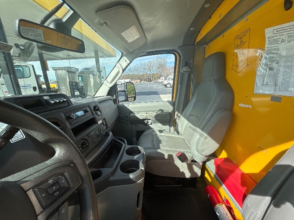 Light Duty Box Truck-Light and Medium Duty Trucks-Ford-2022-E350-Atlanta-GA-96,336\n\t\tmiles-$ 29,500 - Image 19