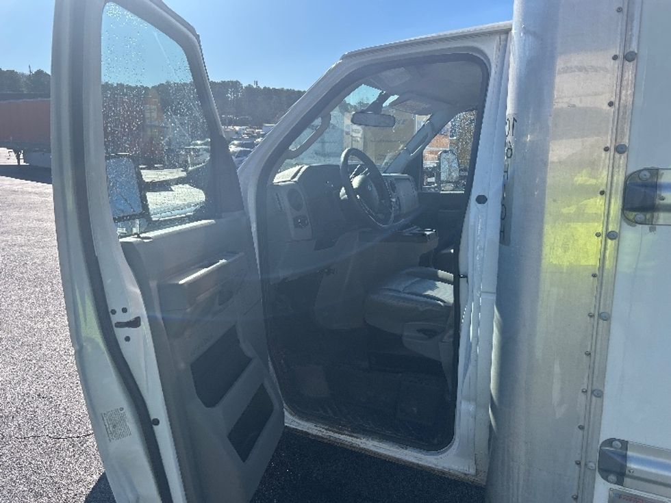 Light Duty Box Truck-Light and Medium Duty Trucks-Ford-2022-E350-Atlanta-GA-96,361\n\t\tmiles-$ 32,750 - Image 16