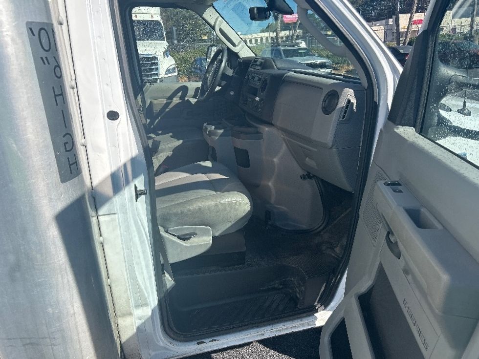 Light Duty Box Truck-Light and Medium Duty Trucks-Ford-2022-E350-Atlanta-GA-96,361\n\t\tmiles-$ 32,750 - Image 20