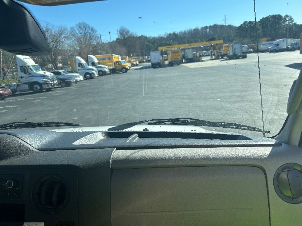 Light Duty Box Truck-Light and Medium Duty Trucks-Ford-2022-E350-Atlanta-GA-96,361\n\t\tmiles-$ 32,750 - Image 21