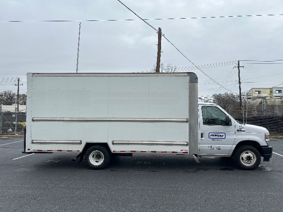 Light Duty Box Truck-Light and Medium Duty Trucks-Ford-2022-E350-Atlanta-GA-98,437\n\t\tmiles-$ 32,500 - Image 15