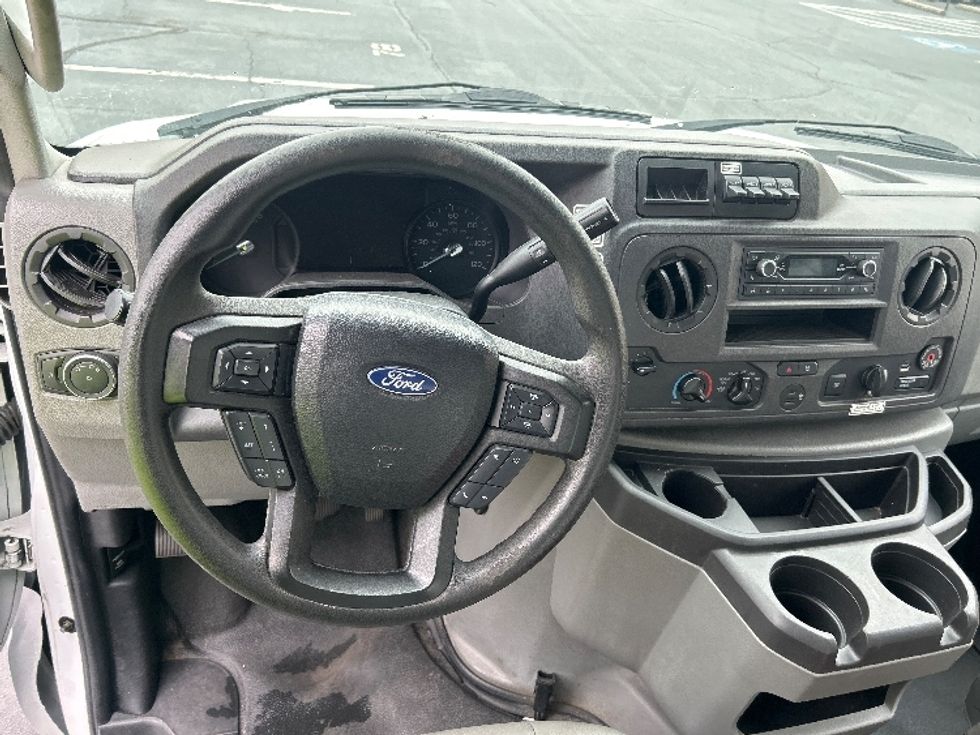Light Duty Box Truck-Light and Medium Duty Trucks-Ford-2022-E350-Atlanta-GA-98,437\n\t\tmiles-$ 32,500 - Image 18