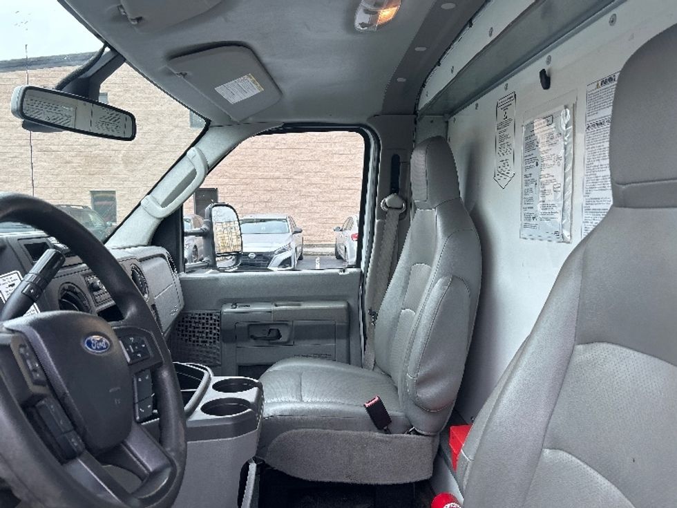 Light Duty Box Truck-Light and Medium Duty Trucks-Ford-2022-E350-Atlanta-GA-98,437\n\t\tmiles-$ 32,500 - Image 19