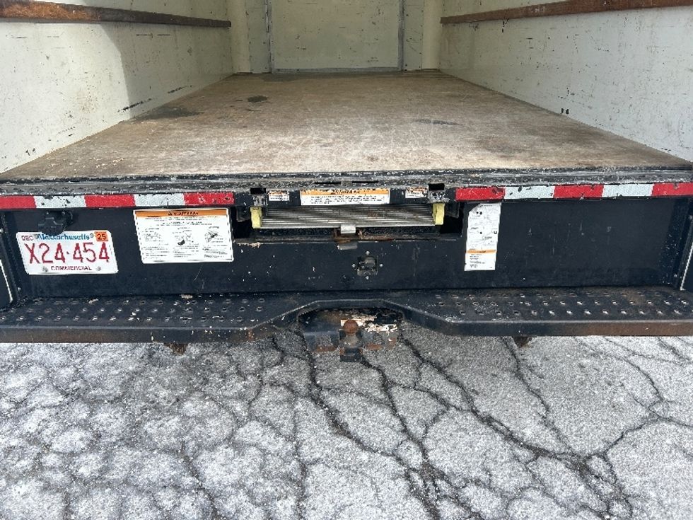 Light Duty Box Truck-Light and Medium Duty Trucks-Ford-2022-E350-Auburn-MA-94,181\n\t\tmiles-$ 29,750 - Image 10