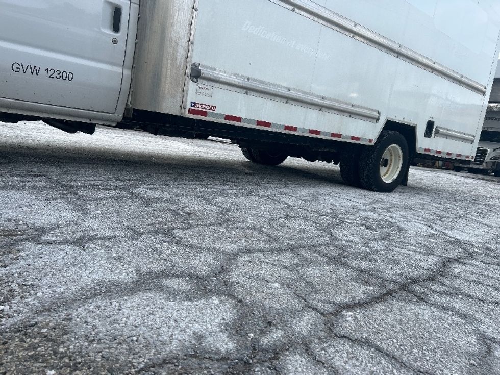 Light Duty Box Truck-Light and Medium Duty Trucks-Ford-2022-E350-Auburn-MA-94,181\n\t\tmiles-$ 29,750 - Image 5