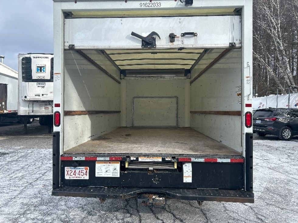 Light Duty Box Truck-Light and Medium Duty Trucks-Ford-2022-E350-Auburn-MA-94,181\n\t\tmiles-$ 29,750 - Image 8