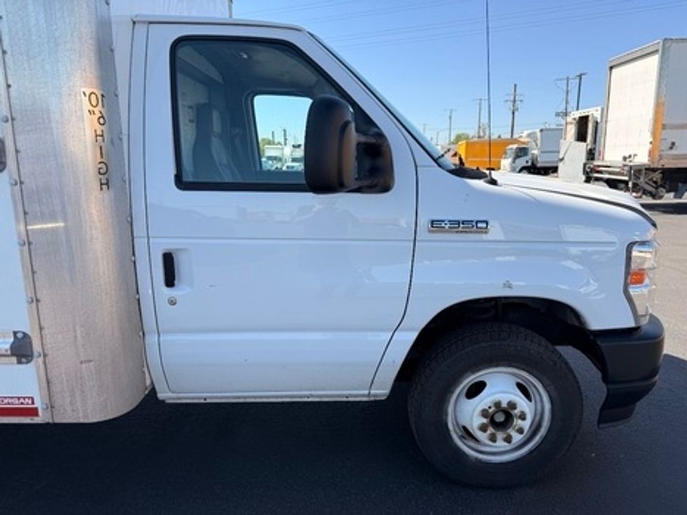 Light Duty Box Truck-Light and Medium Duty Trucks-Ford-2022-E350-Aurora-CO-119,264\n\t\tmiles-$ 25,750 - Image 13