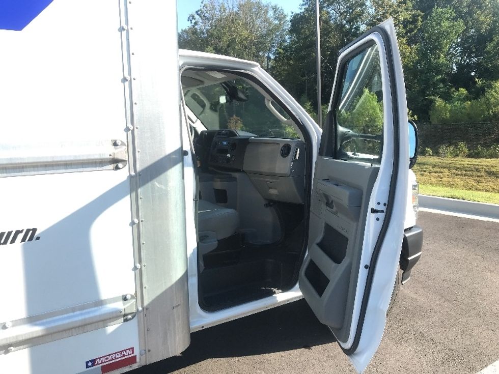 Light Duty Box Truck-Light and Medium Duty Trucks-Ford-2022-E350-Aurora-CO-119,264\n\t\tmiles-$ 25,750 - Image 19