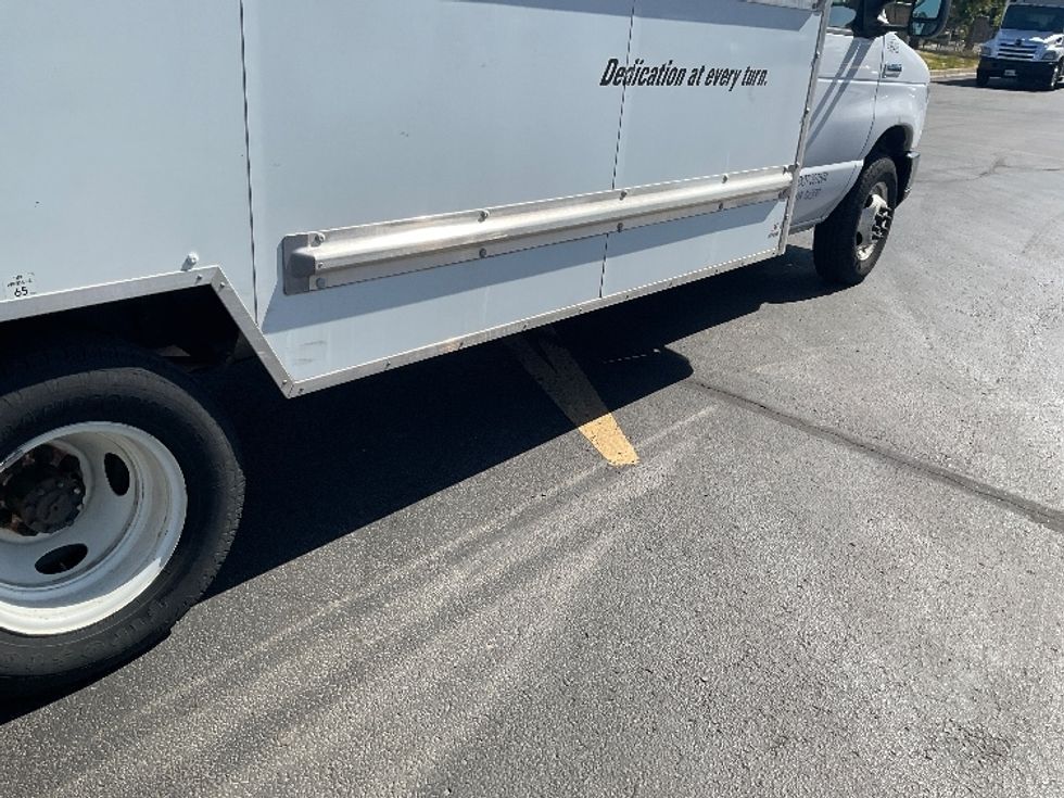 Light Duty Box Truck-Light and Medium Duty Trucks-Ford-2022-E350-Aurora-CO-123,877\n\t\tmiles-$ 25,750 - Image 14