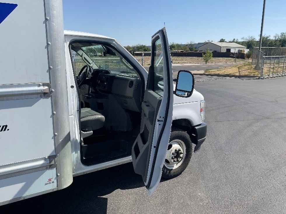 Light Duty Box Truck-Light and Medium Duty Trucks-Ford-2022-E350-Aurora-CO-123,877\n\t\tmiles-$ 25,750 - Image 20