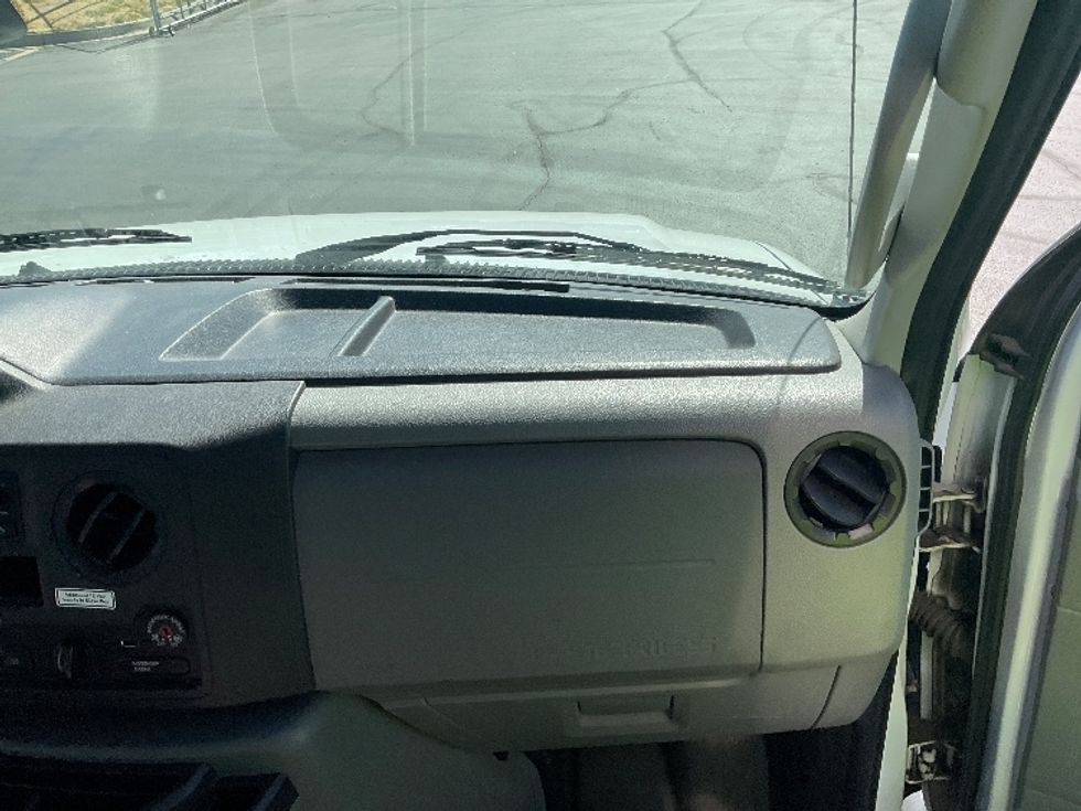 Light Duty Box Truck-Light and Medium Duty Trucks-Ford-2022-E350-Aurora-CO-123,877\n\t\tmiles-$ 25,750 - Image 21