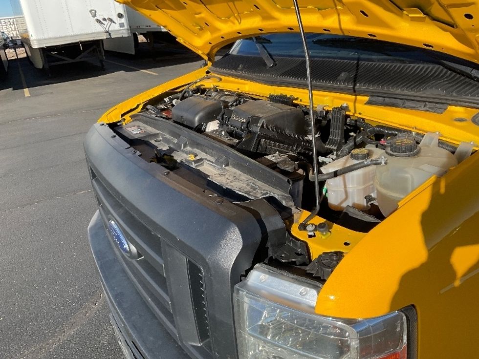 Light Duty Box Truck-Light and Medium Duty Trucks-Ford-2022-E350-Aurora-CO-129,900\n\t\tmiles-$ 24,250 - Image 24