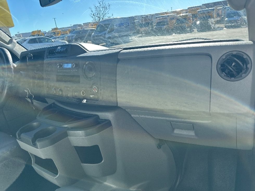 Light Duty Box Truck-Light and Medium Duty Trucks-Ford-2022-E350-Aurora-CO-70,418\n\t\tmiles-$ 37,000 - Image 19