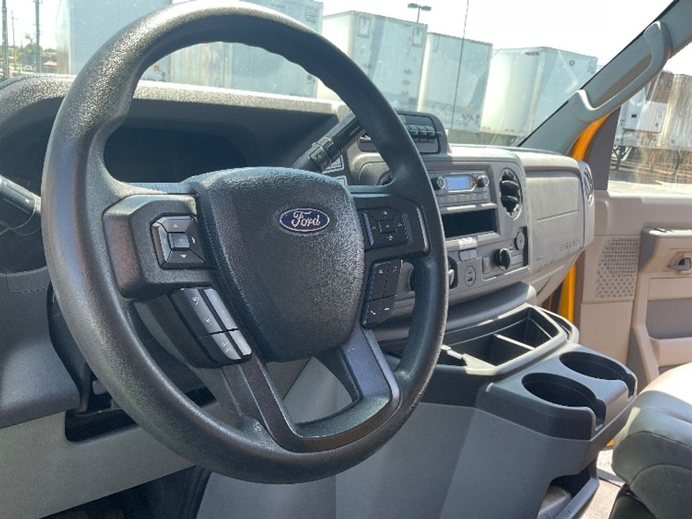 Light Duty Box Truck-Light and Medium Duty Trucks-Ford-2022-E350-Aurora-CO-83,904\n\t\tmiles-$ 30,750 - Image 17