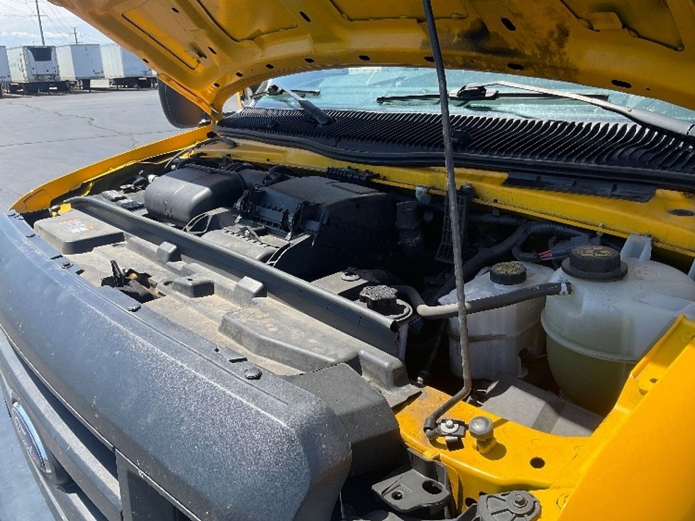 Light Duty Box Truck-Light and Medium Duty Trucks-Ford-2022-E350-Aurora-CO-83,904\n\t\tmiles-$ 30,750 - Image 24