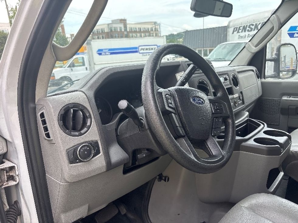 Light Duty Box Truck-Light and Medium Duty Trucks-Ford-2022-E350-Aurora-CO-92,379\n\t\tmiles-$ 31,250 - Image 17