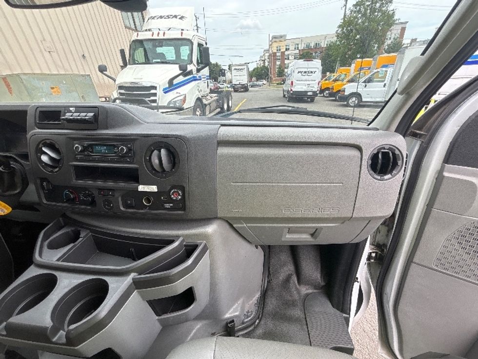 Light Duty Box Truck-Light and Medium Duty Trucks-Ford-2022-E350-Aurora-CO-92,379\n\t\tmiles-$ 31,250 - Image 21