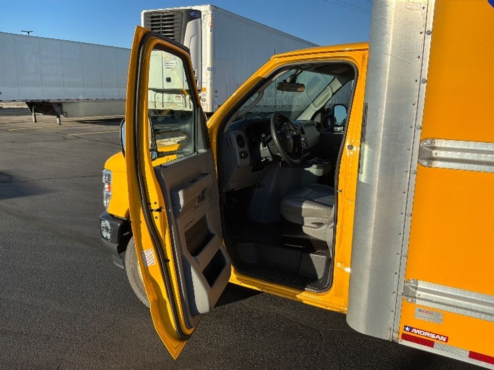 Light Duty Box Truck-Light and Medium Duty Trucks-Ford-2022-E350-Aurora-CO-92,523\n\t\tmiles-$ 28,250 - Image 16