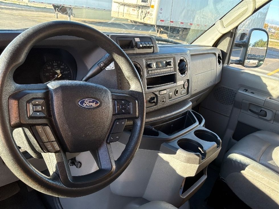 Light Duty Box Truck-Light and Medium Duty Trucks-Ford-2022-E350-Aurora-CO-92,523\n\t\tmiles-$ 28,250 - Image 17