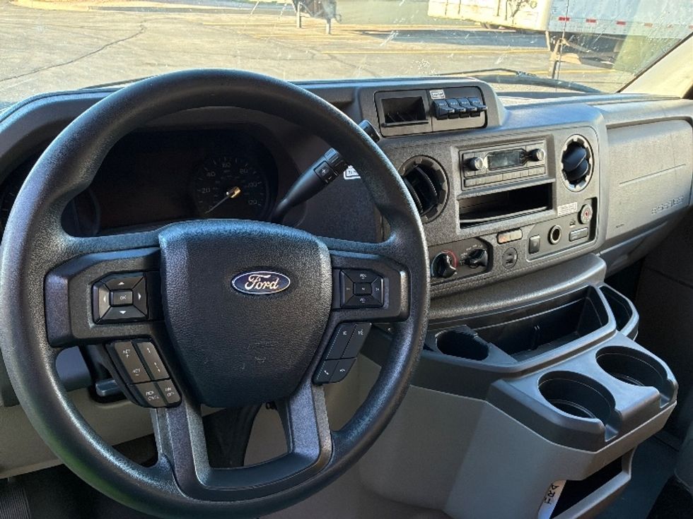 Light Duty Box Truck-Light and Medium Duty Trucks-Ford-2022-E350-Aurora-CO-92,523\n\t\tmiles-$ 28,250 - Image 18