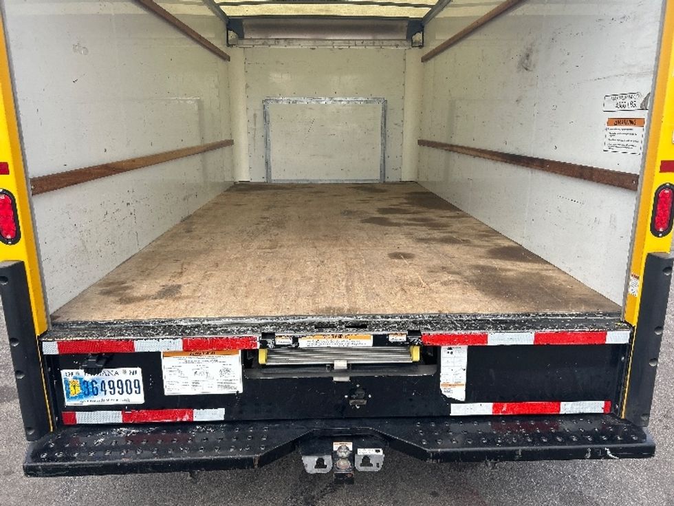 Light Duty Box Truck-Light and Medium Duty Trucks-Ford-2022-E350-Austin-TX-100,919\n\t\tmiles-$ 27,500 - Image 10