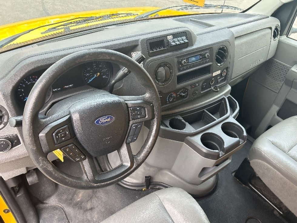 Light Duty Box Truck-Light and Medium Duty Trucks-Ford-2022-E350-Austin-TX-100,919\n\t\tmiles-$ 27,500 - Image 18