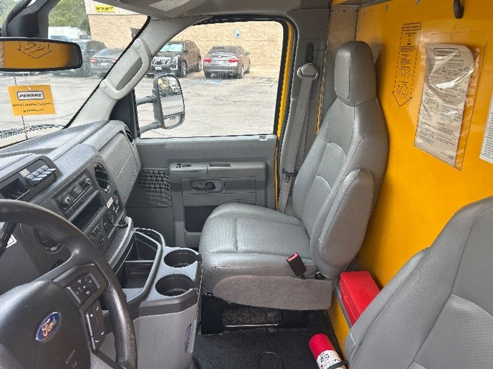 Light Duty Box Truck-Light and Medium Duty Trucks-Ford-2022-E350-Austin-TX-100,919\n\t\tmiles-$ 27,500 - Image 19