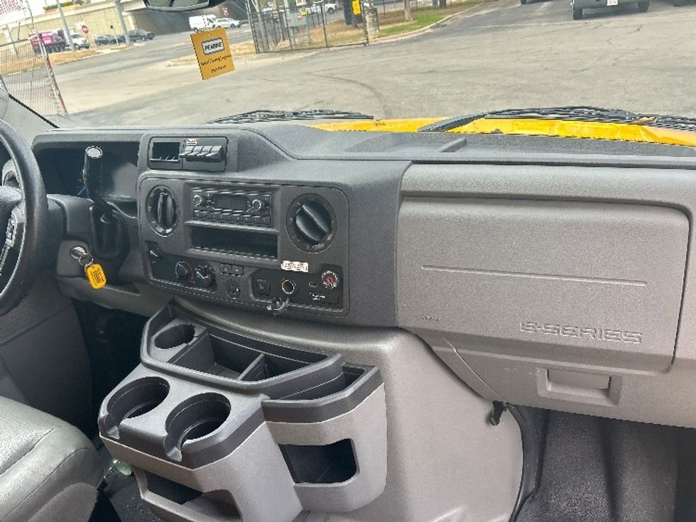 Light Duty Box Truck-Light and Medium Duty Trucks-Ford-2022-E350-Austin-TX-100,919\n\t\tmiles-$ 27,500 - Image 21