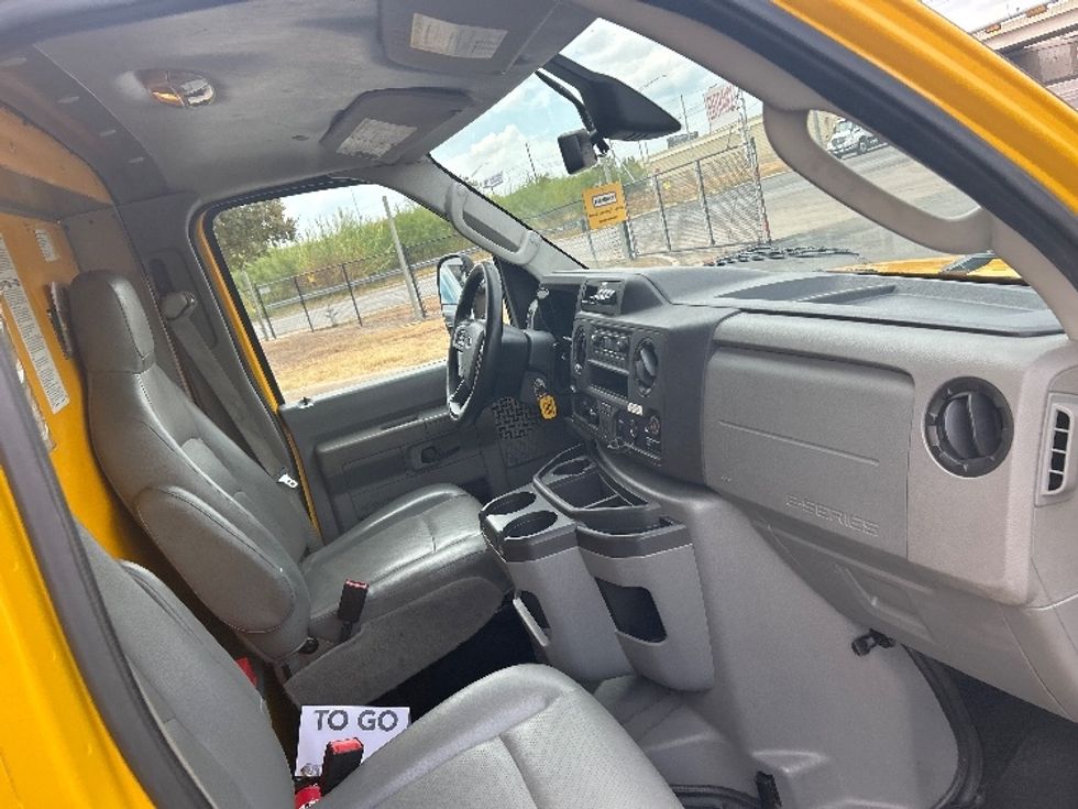 Light Duty Box Truck-Light and Medium Duty Trucks-Ford-2022-E350-Austin-TX-100,919\n\t\tmiles-$ 27,500 - Image 22