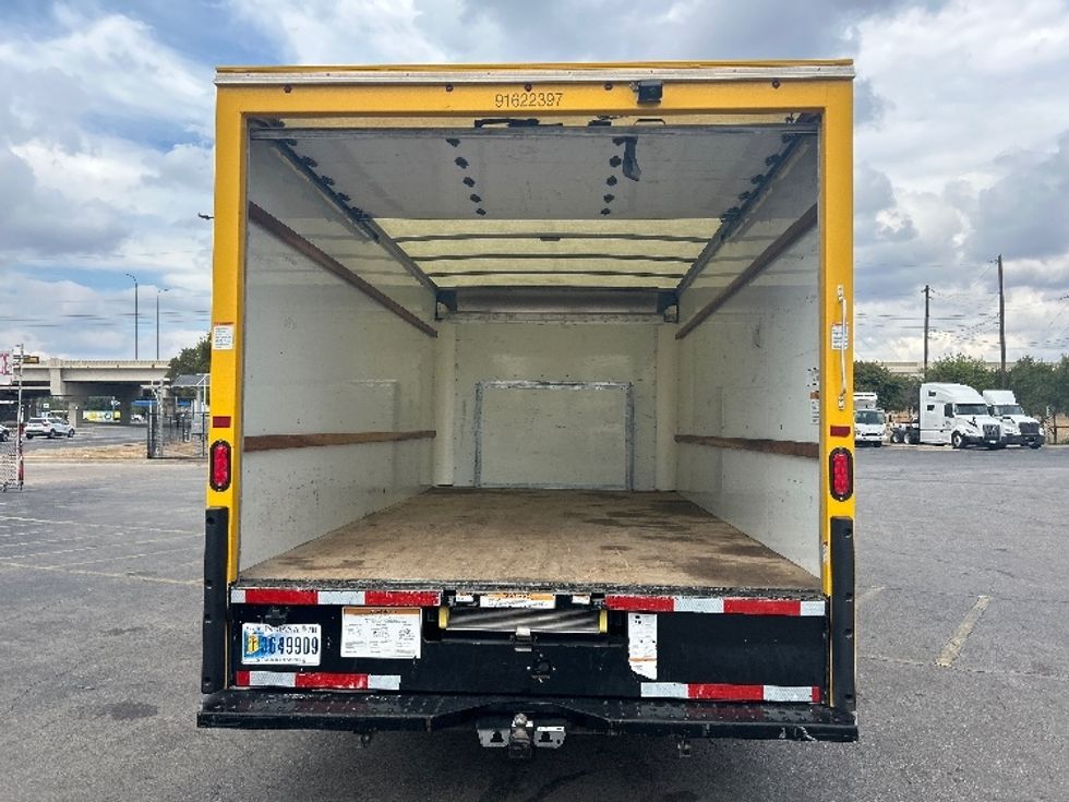 Light Duty Box Truck-Light and Medium Duty Trucks-Ford-2022-E350-Austin-TX-100,919\n\t\tmiles-$ 27,500 - Image 8