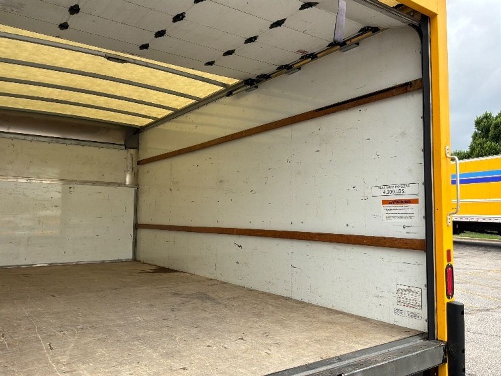 Light Duty Box Truck-Light and Medium Duty Trucks-Ford-2022-E350-Austin-TX-101,948\n\t\tmiles-$ 26,750 - Image 10