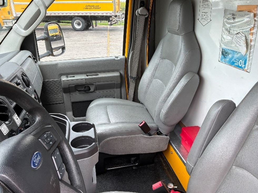 Light Duty Box Truck-Light and Medium Duty Trucks-Ford-2022-E350-Austin-TX-101,948\n\t\tmiles-$ 26,750 - Image 16