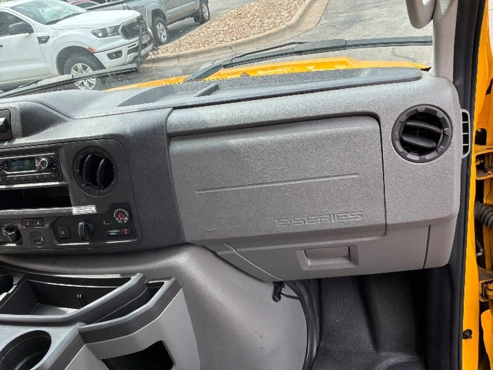 Light Duty Box Truck-Light and Medium Duty Trucks-Ford-2022-E350-Austin-TX-101,948\n\t\tmiles-$ 26,750 - Image 18