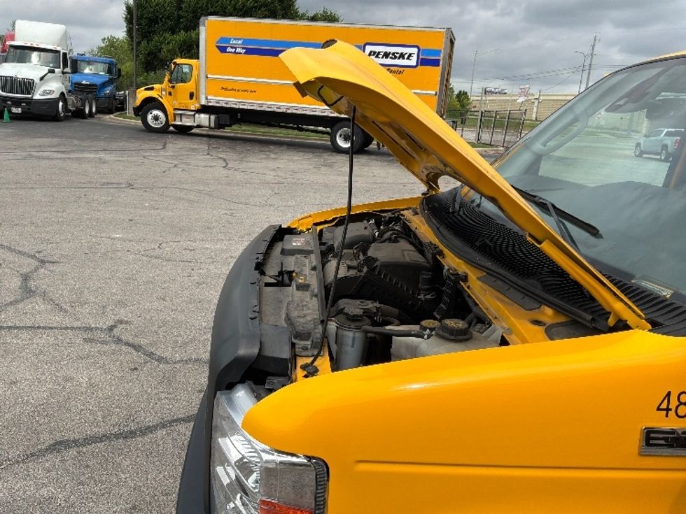 Light Duty Box Truck-Light and Medium Duty Trucks-Ford-2022-E350-Austin-TX-101,948\n\t\tmiles-$ 26,750 - Image 20