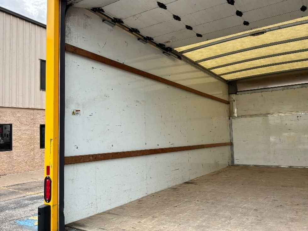 Light Duty Box Truck-Light and Medium Duty Trucks-Ford-2022-E350-Austin-TX-101,948\n\t\tmiles-$ 26,750 - Image 9