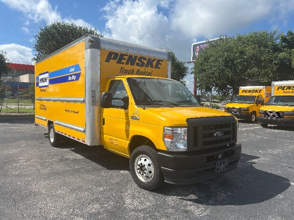 Light Duty Box Truck-Light and Medium Duty Trucks-Ford-2022-E350-Austin-TX-118,441\n\t\tmiles-$ 23,250 - Image 1