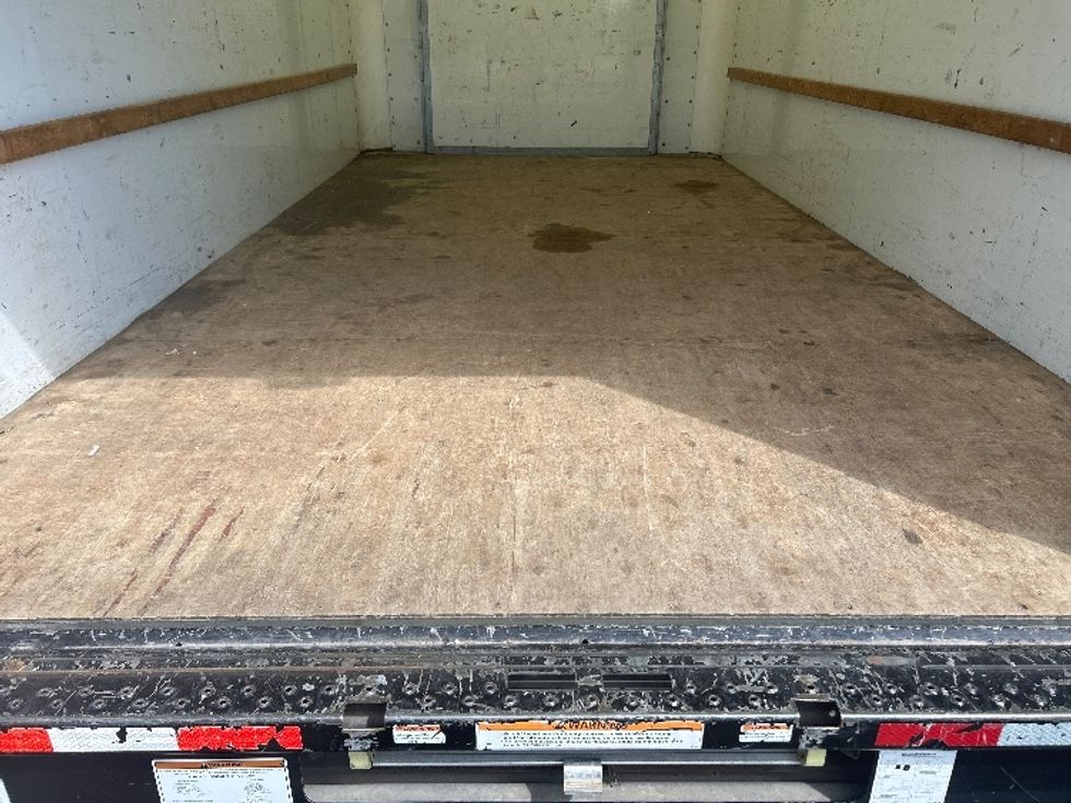 Light Duty Box Truck-Light and Medium Duty Trucks-Ford-2022-E350-Austin-TX-118,441\n\t\tmiles-$ 23,250 - Image 10