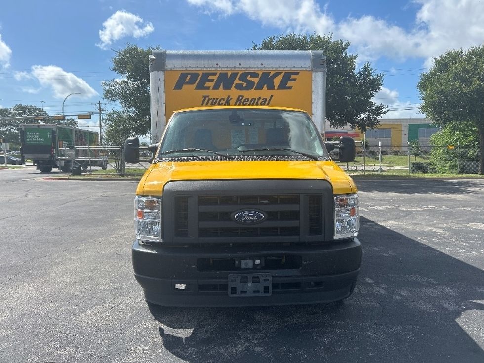 Light Duty Box Truck-Light and Medium Duty Trucks-Ford-2022-E350-Austin-TX-118,441\n\t\tmiles-$ 23,250 - Image 2