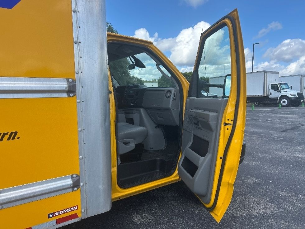Light Duty Box Truck-Light and Medium Duty Trucks-Ford-2022-E350-Austin-TX-118,441\n\t\tmiles-$ 23,250 - Image 20