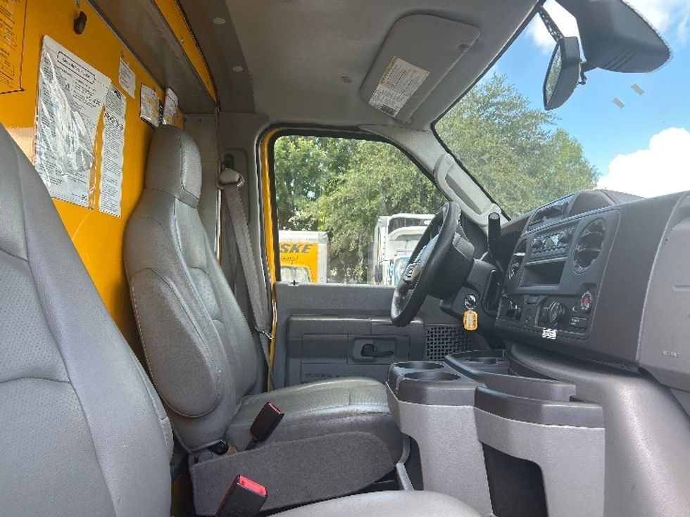 Light Duty Box Truck-Light and Medium Duty Trucks-Ford-2022-E350-Austin-TX-118,441\n\t\tmiles-$ 23,250 - Image 22