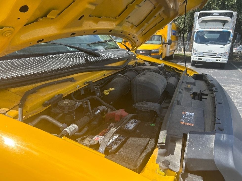 Light Duty Box Truck-Light and Medium Duty Trucks-Ford-2022-E350-Austin-TX-118,441\n\t\tmiles-$ 23,250 - Image 23
